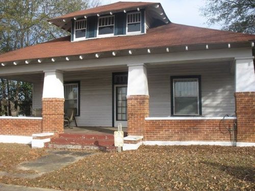 105 Church St, Vienna, GA 31092-1182