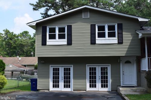 19 Warren Ave, Browns Mills, NJ 08015-4301
