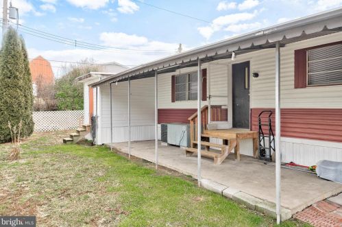 26 Deckert Rd, Harrisburg, PA 17109-2409