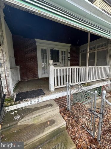 7032 Grays Ave, Philadelphia, PA 19142-1717