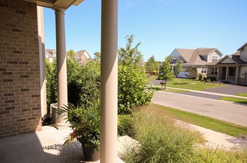 1918 Dauntless Dr, Glenview IL  60026-6807 exterior