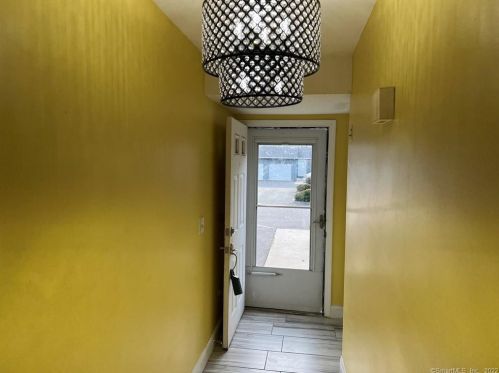403 Sand Stone Dr, Wapping, CT 06074-2867