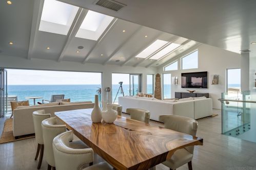 700 Neptune Ave, Encinitas, CA 92024-2060