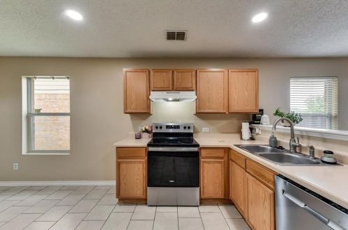 4932 Waterford Dr, Fort Worth TX  76179-4150 exterior