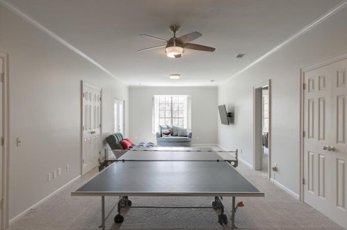 2817 Country Vly Rd, Garland TX  75041-2130 exterior