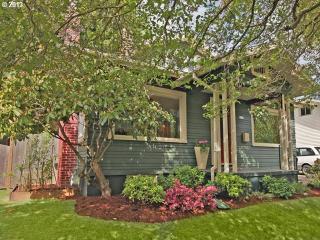 2943 36th Ave, Portland, OR 97212-2835