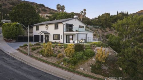 2434 Delisle Ct, Glendale CA  91208-2210 exterior