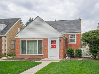 5240 Arcadia St, Skokie, IL 60077-1529