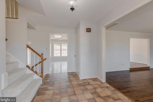 1010 Heather Hill Ct, Mc Lean, VA 22101-2024