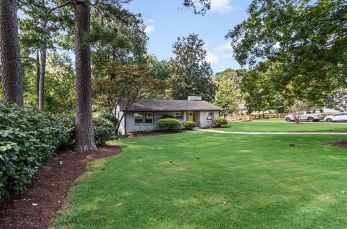 1502 Fama Dr, Atlanta GA  30329-3310 exterior