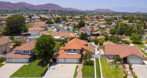 11421 Rancho Del Oro Dr, Riverside CA  92505-3582 exterior