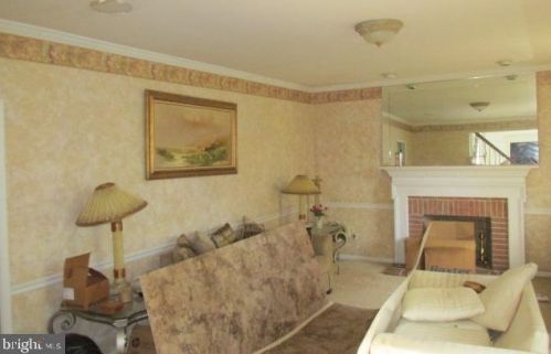 12 Hamilton Ct, Trenton NJ  08648-1553 exterior