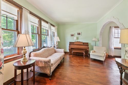 6070 Nassau Ave, Chicago, IL 60631-2649