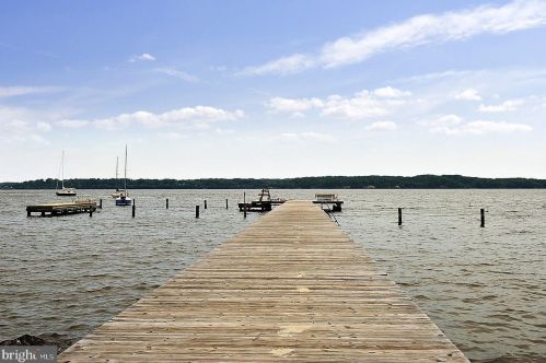 16 Severn Riv Rd, Severna Park MD 21146-4659 exterior