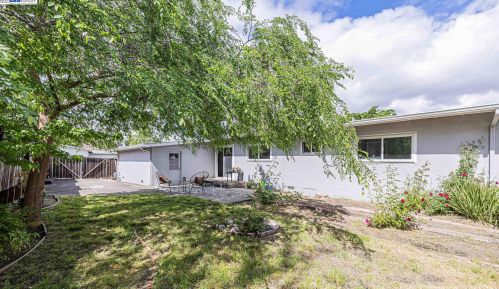 4307 Grammercy Ln, Concord CA  94521-4206 exterior