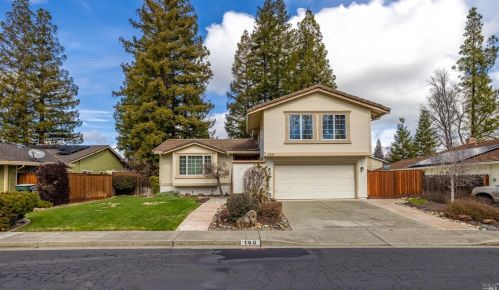 160 Edgewater Dr, Vacaville, CA 95688-2436