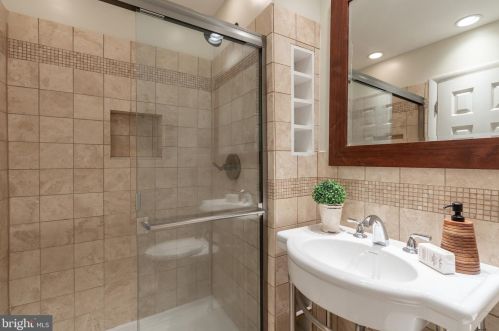 9712 Nassau Ln, Silver Spring MD  20901-2526 exterior