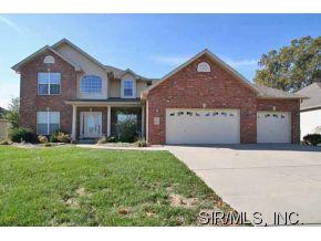 2837 Woodfield Dr, Maryville, IL 62062-6469