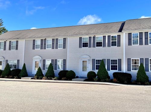 4 Tamarack Dr, Dover, NH 03820-6245