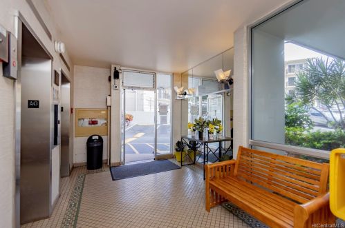 1400 Pensacola St, Honolulu HI  96822-3886 exterior