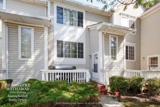 304 Emerald Ct, Lemont IL  60440-2884 exterior