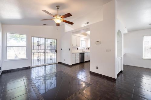 231 Madrid Ln, Madera, CA 93637-5732