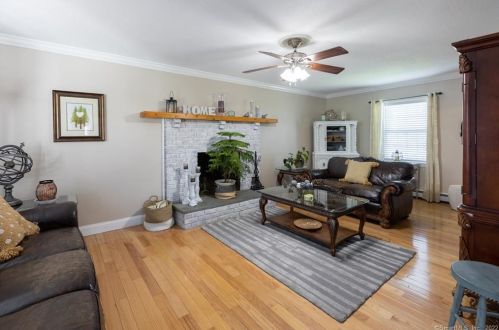 35 Red Oak Hl, Torrington, CT 06790-3085