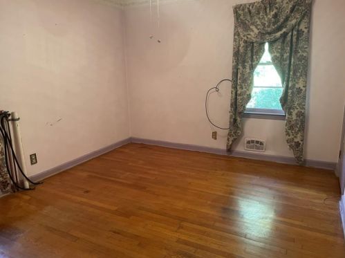 1373 Carolyn Dr, Atlanta GA  30329-3546 exterior