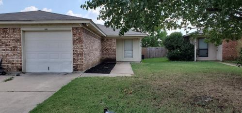 3617 Hulen Park Cir, Fort Worth TX  76123-1427 exterior