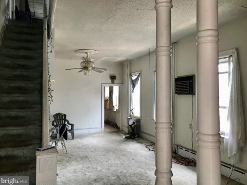 1639 Dyre St, Philadelphia, PA 19124-1334