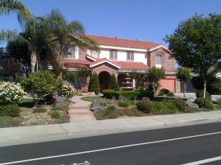 2477 Armstrong Ave, Clovis, CA 93611-4178