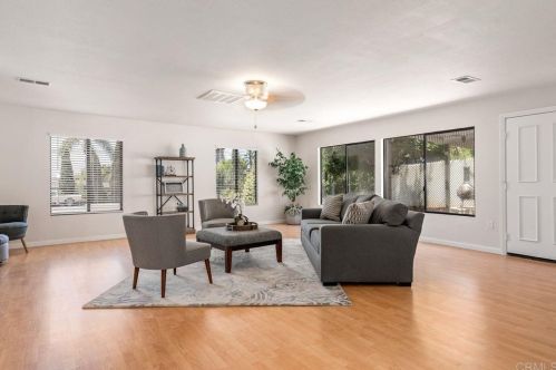 2004 Troy Pl, Vista CA  92084-4831 exterior