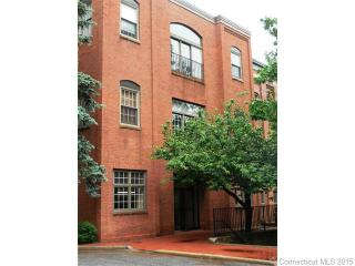 234 Main St, Middletown CT  06457-3439 exterior