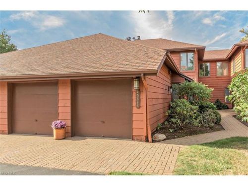 25876 Fairmount Blvd, Cleveland OH  44118-4829 exterior