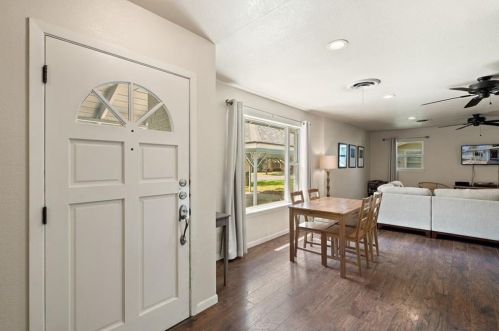 1407 16th St, Georgetown, TX 78626-7207