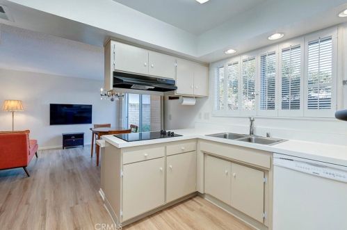 7 Butler St, Irvine CA  92612-2724 exterior