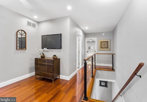 2450 4 St, Philadelphia PA 19148-4713 exterior