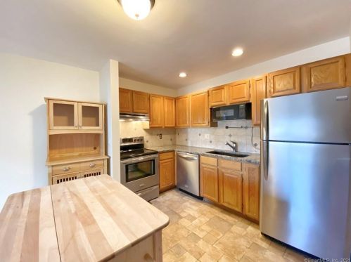 45 Stuart Ave, Norwalk, CT 06850-3543