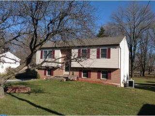 905 Neversink St, Reading, PA 19606-3732