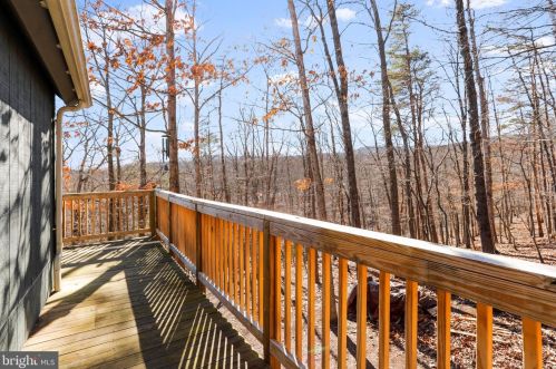 166 Nemacolin Trl, Hedgesville WV  25427-4272 exterior
