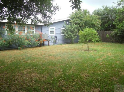 7217 Poplar Dr, Galveston, TX 77551-1715