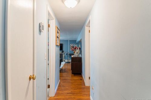 10 Flintlock Rd, Norwalk CT  06850-4425 exterior