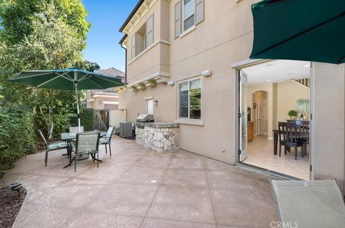 196 Vintage, Irvine CA  92620-3825 exterior
