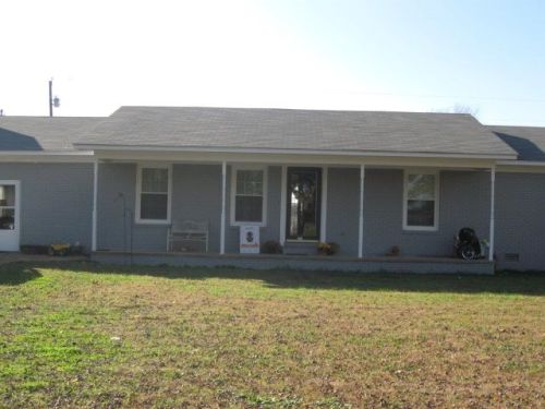 271 Windy City Rd, Three Way, TN 38343-7849