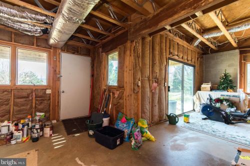 80 Quinn Lea Rd, Harpers Ferry WV 25425-5372 exterior