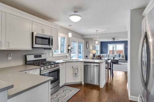 1027 Ascot Dr, Bull Valley, IL 60014-8832