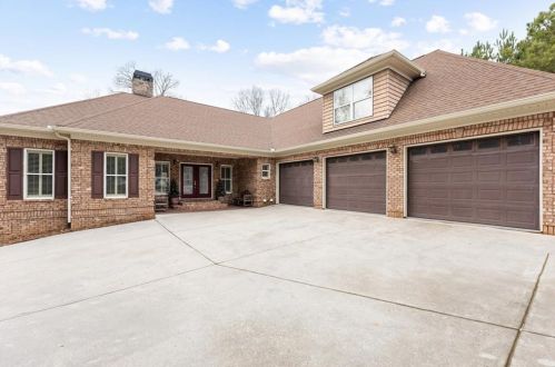 2095 Cleveland Ct, Jefferson, GA 30549-7920