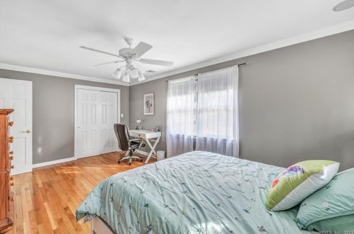 23 Treeland Rd, Huntington CT  06484-2730 exterior