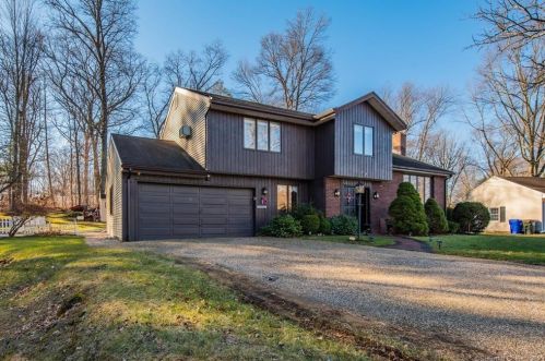 48 Scenic Dr, Southington, CT 06489-4009