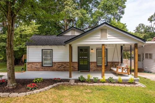 862 Tanner Dr, Scottdale, GA 30079-1028